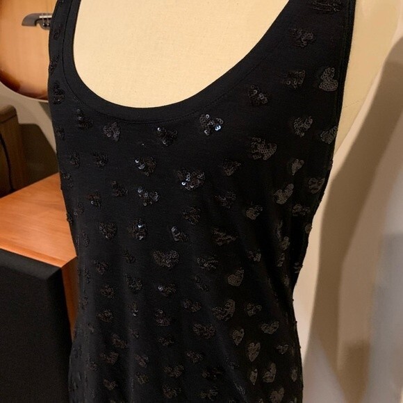 Express size medium scoop neck tank top with sequin hearts - Picture 4 of 5